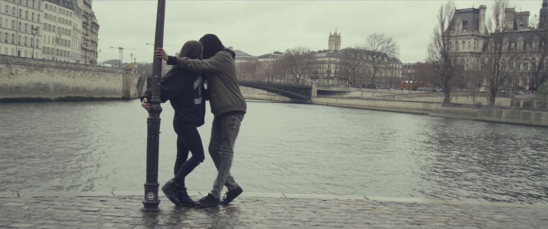 paris-is-kissing-10