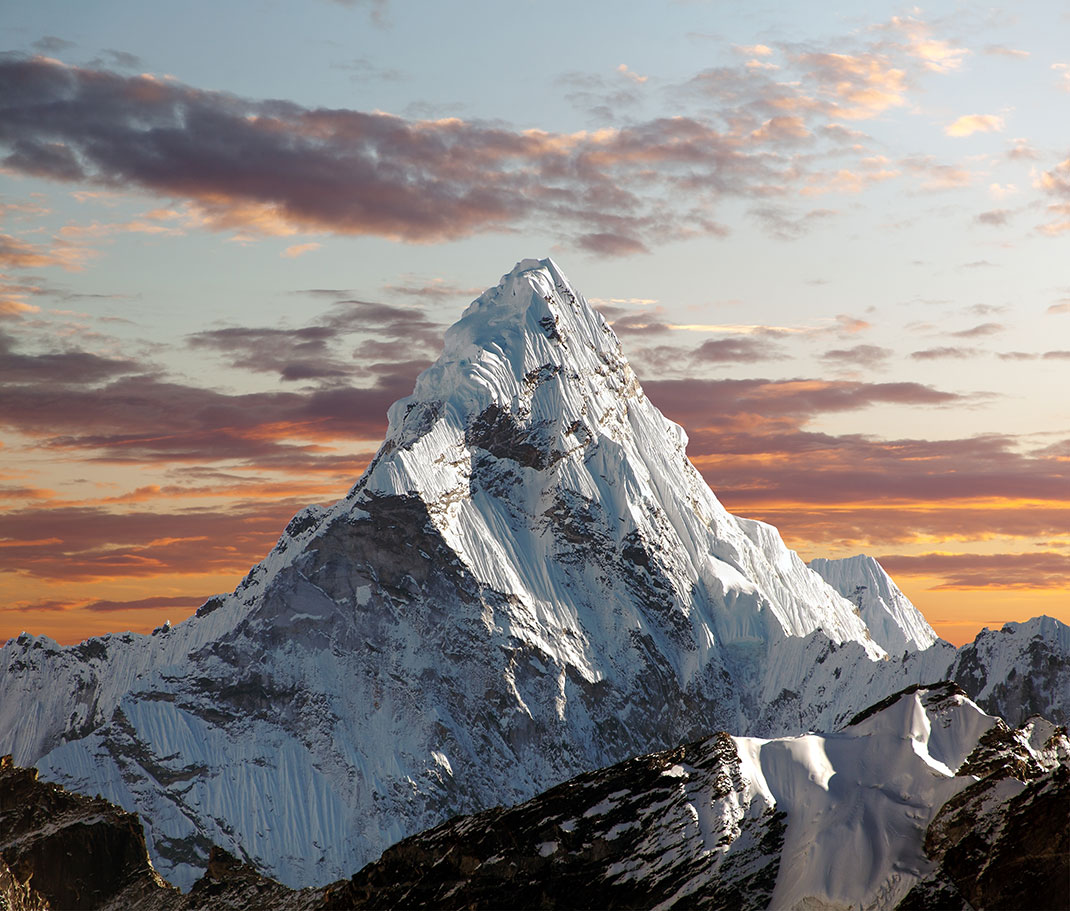 Frontière entre le Népal et la Chine via Shutterstock