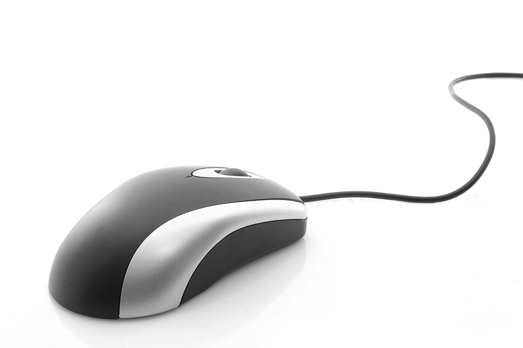 Le dispositif d'Emma Mogus remplace la souris d'ordinateur via Shutterstock