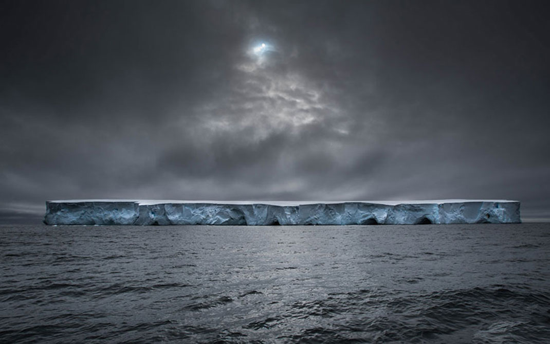 Le vaisseau spatial de Massimo Rumi report, Antarctique