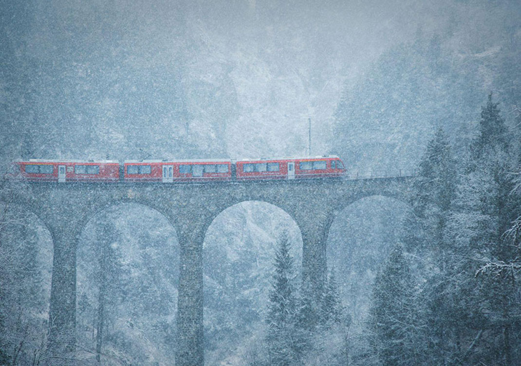 Blizzard dans les montagnes de Julia Wimmerlin, Suisse