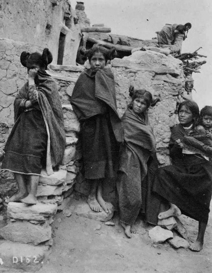Les filles Hopi en 1900
