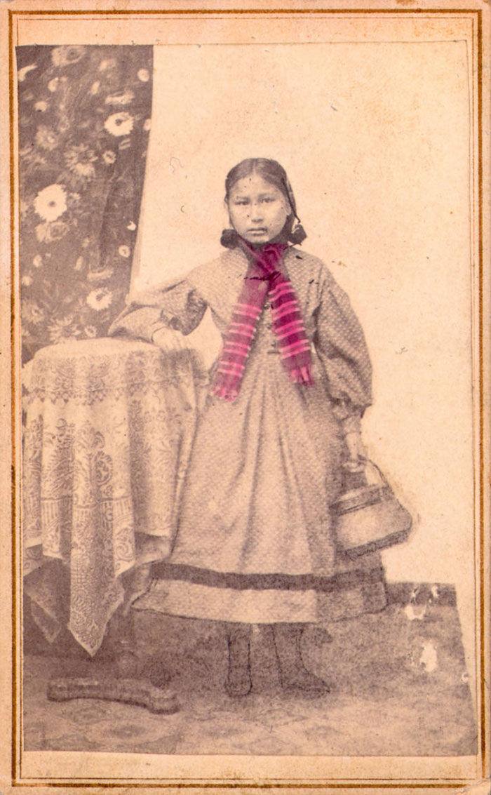 La seule fille Arapaho qui a survécu au massacre de Sand Creek (1870-1880)
