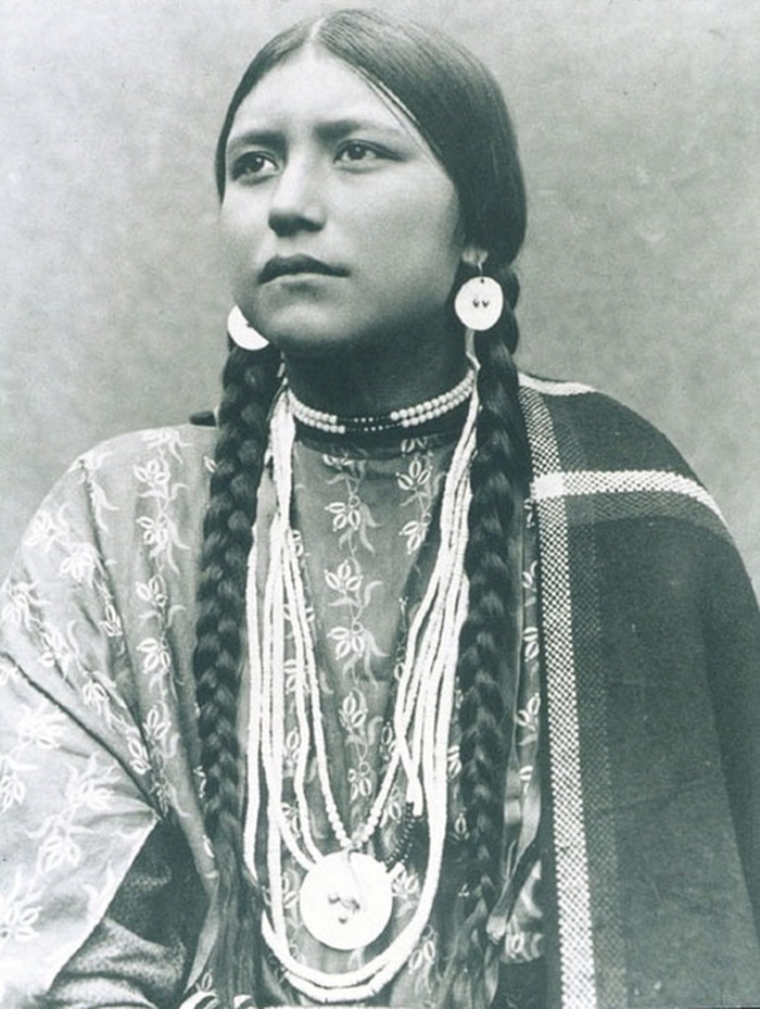 Cherokee Nanyehi de Lakota