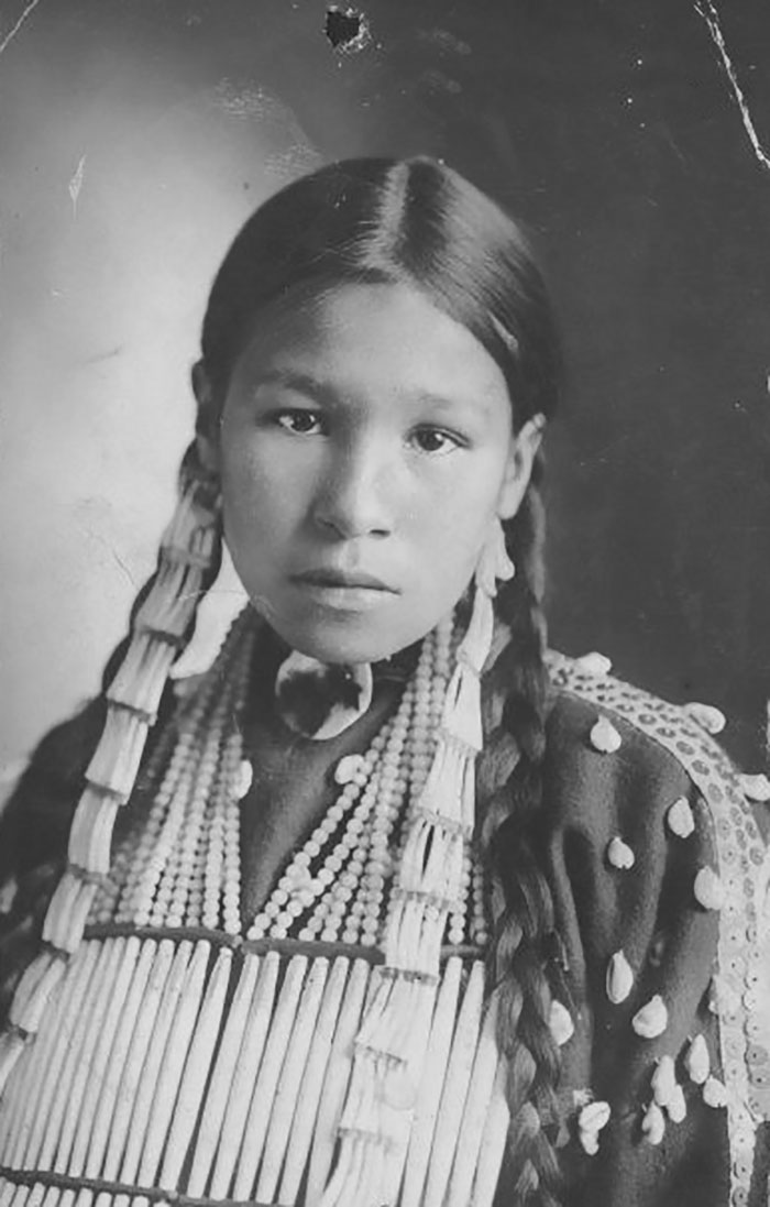 Une jeune fille inconnue de Lakota en 1890