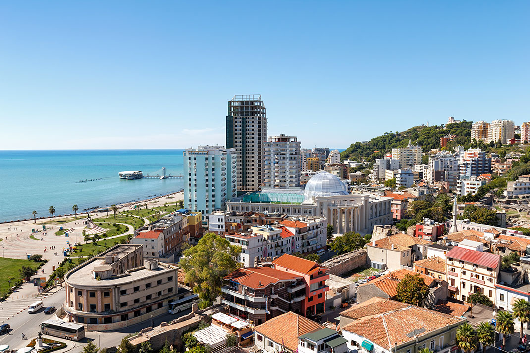 La ville de Durrës en Albanie via Shutterstock