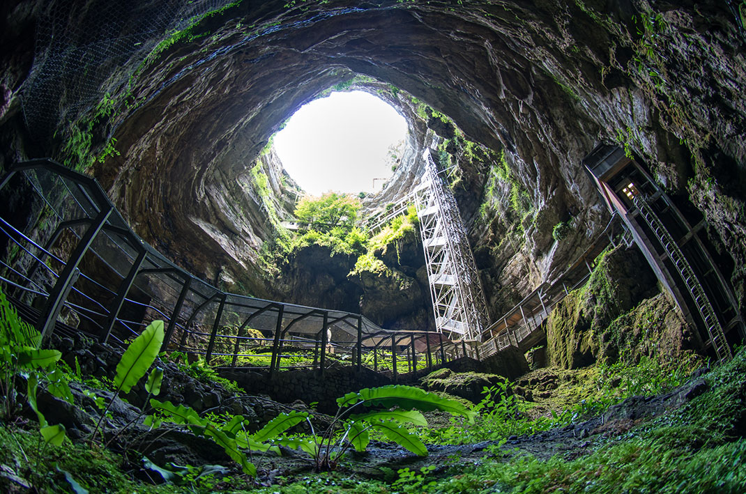 La grotte de Padirac dans le Lot via Shutterstock