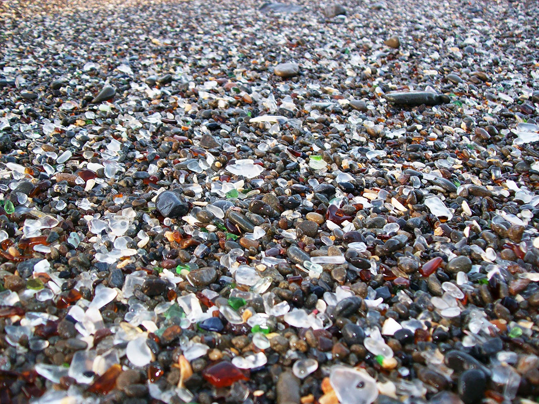 Glass Beach en Californie via John Krzesinski