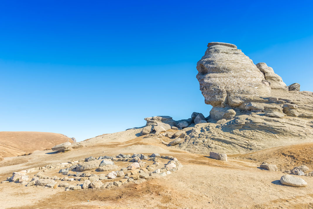 Le sphinx des Bucegi en Roumanie via Shutterstock