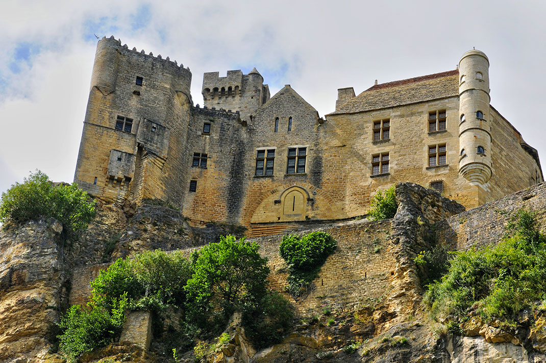 Le château de Beynac-et-Cazenac via Shutterstock