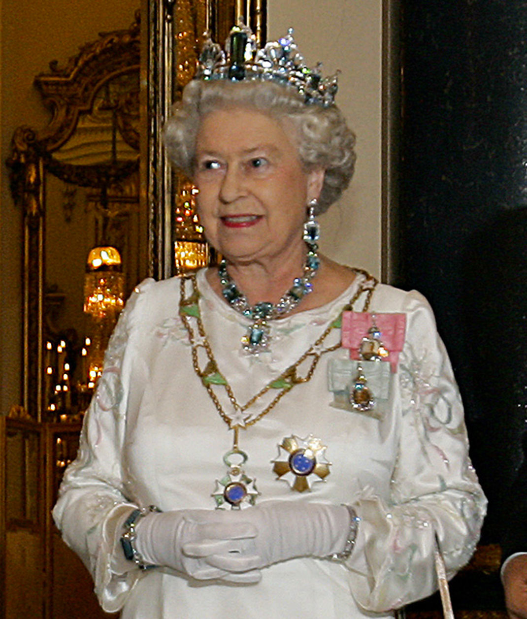 Elizabeth-II-(3)