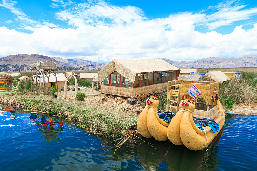 Des bateaux sur le lac Tititcaca via Shutterstock