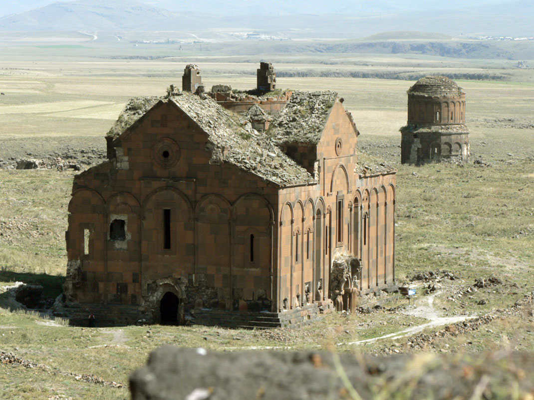 La grande cathédrale d'Ani, architecte Tiridat