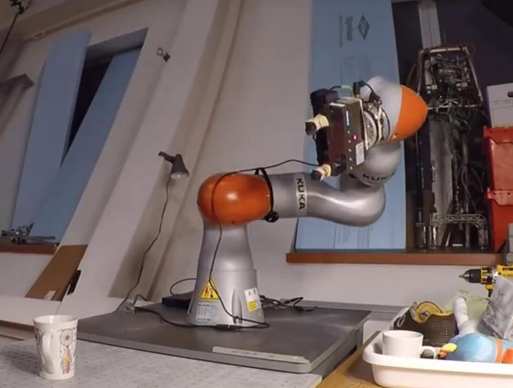Ce robot est capable de reconnaître des objets qu’il n’a jamais vus auparavant