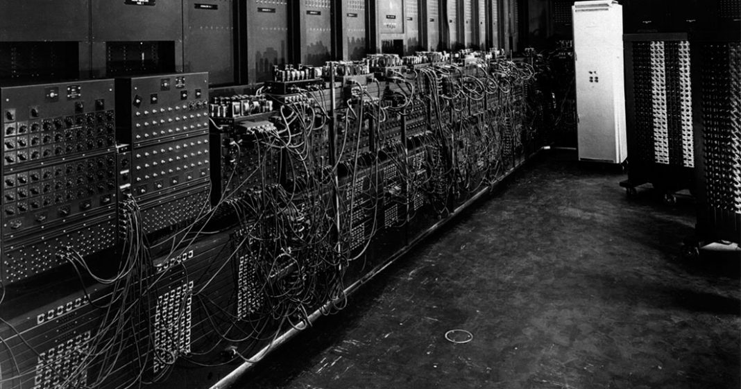 le-premier-ordinateur-lectronique-au-monde-pesait-30-tonnes