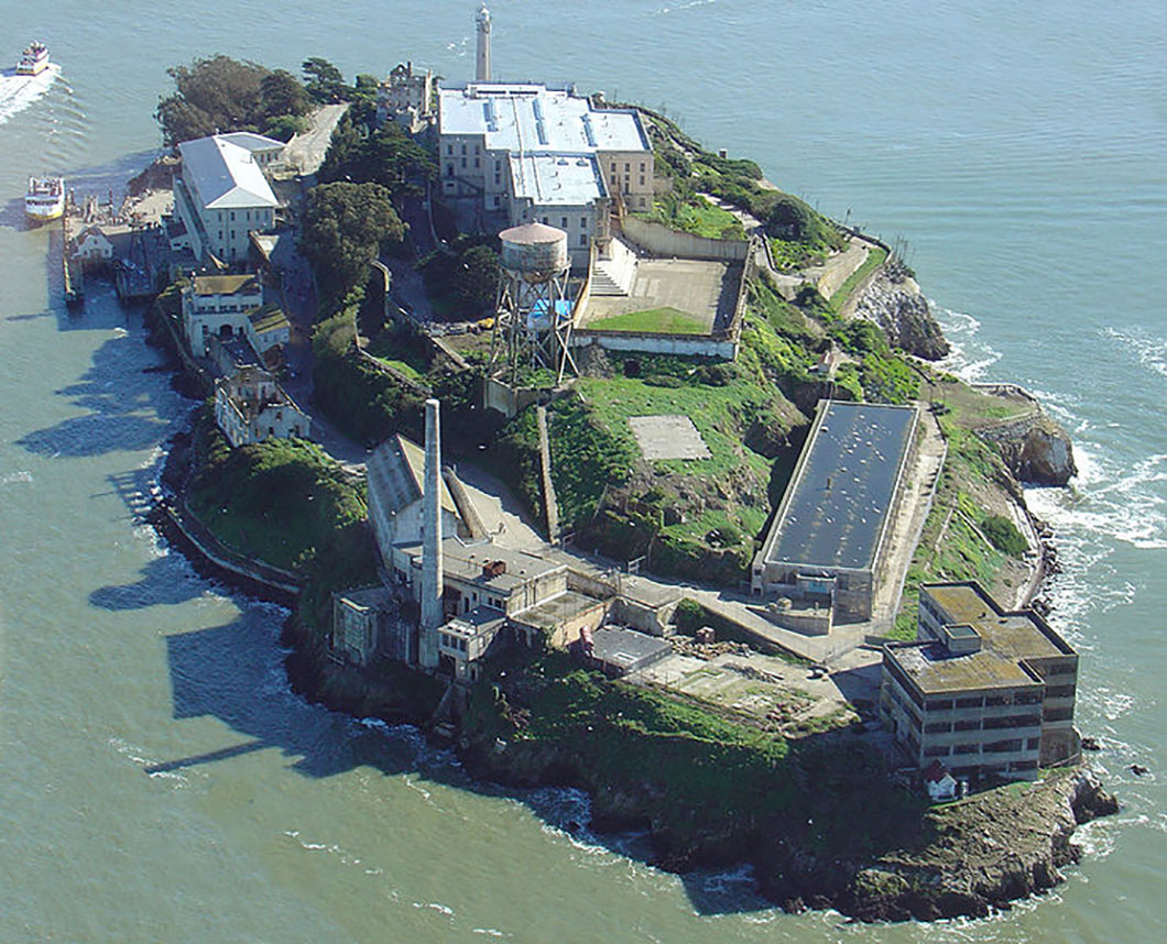 6 faits méconnus sur la mythique prison d’Alcatraz (Vidéo 10mn) ! Par Andy Rakotondrabe Vue-helicoptere