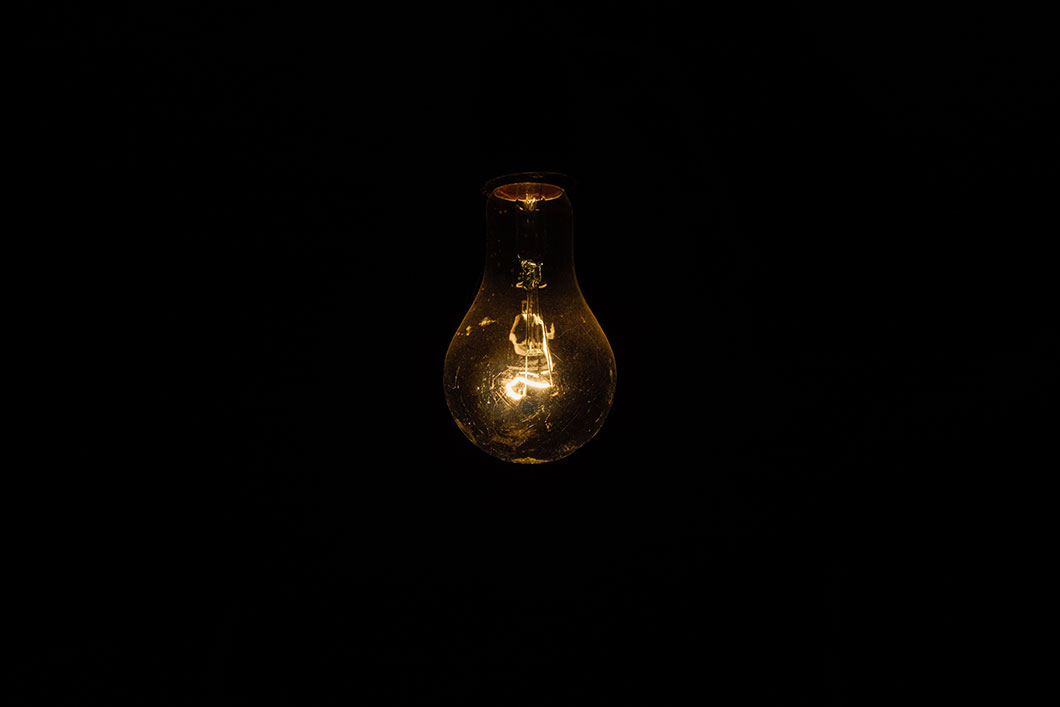 Invention de l'ampoule électrique  Histoire des Projections Lumineuses