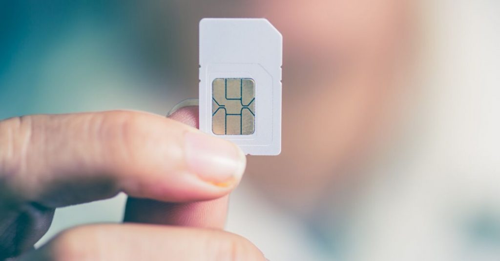 Dans plus de 30 pays, des cartes SIM ont été piratées à distance sans