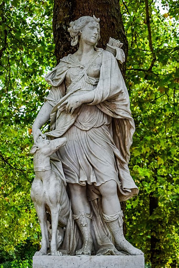 "Les dieux Grecs" Statue-artemis-683x1024