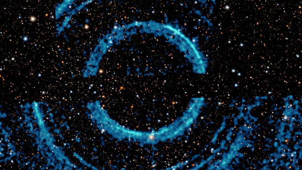 anneaux autour du trou noir