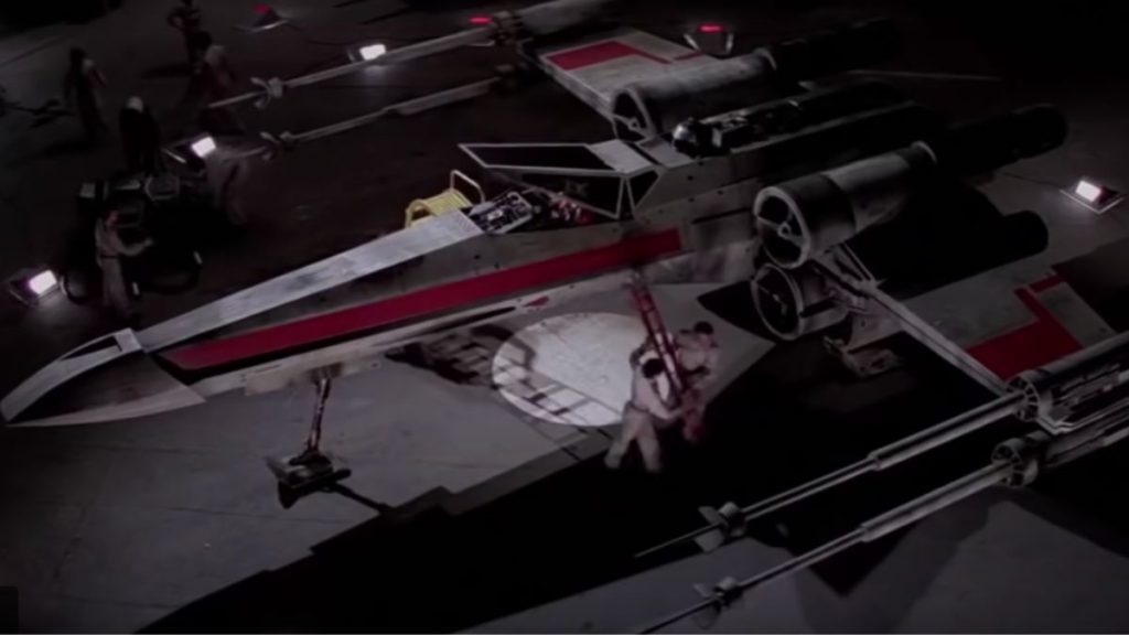 Un modèle rare du X-wing de Star Wars : Un nouvel espoir vendu 2,5 millions de dollars ! (vidéo) Par Cécile Breton (DGS) 85211ca750fa531e2843eb54a38e8eb1-1024x576