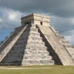 pyramide-maya
