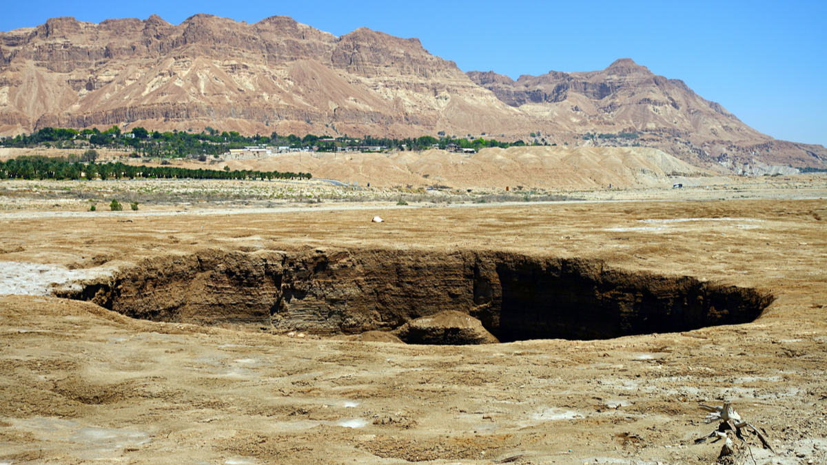 Un agujero enorme y muy profundo se ha formado en Chile