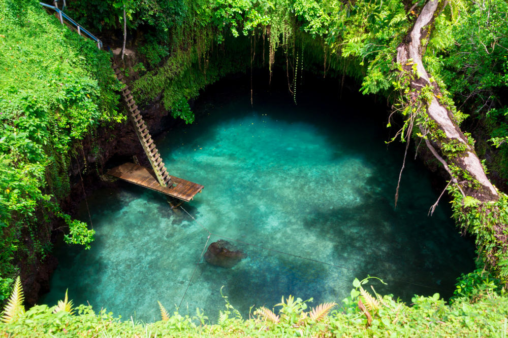 To-Sua Ocean Trench