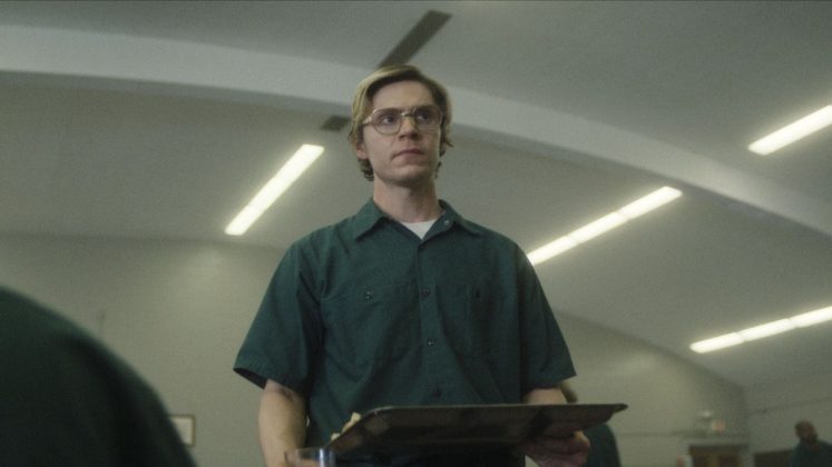 La Série Netflix Sur Dahmer Renouvelée Pour 2 Saisons Supplémentaires