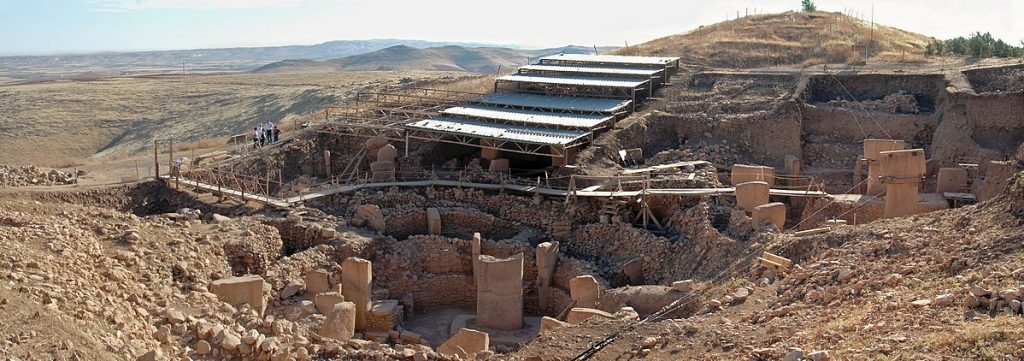 Le plus ancien temple jamais construit sur Terre ! (vidéo sur Bidfoly.com) Par Arielle Lovasoa (DGS) Gobekli_Tepe-1024x361