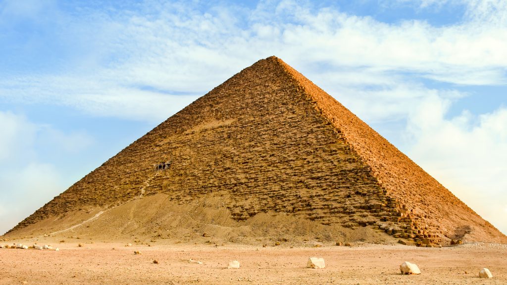 pyramide rouge