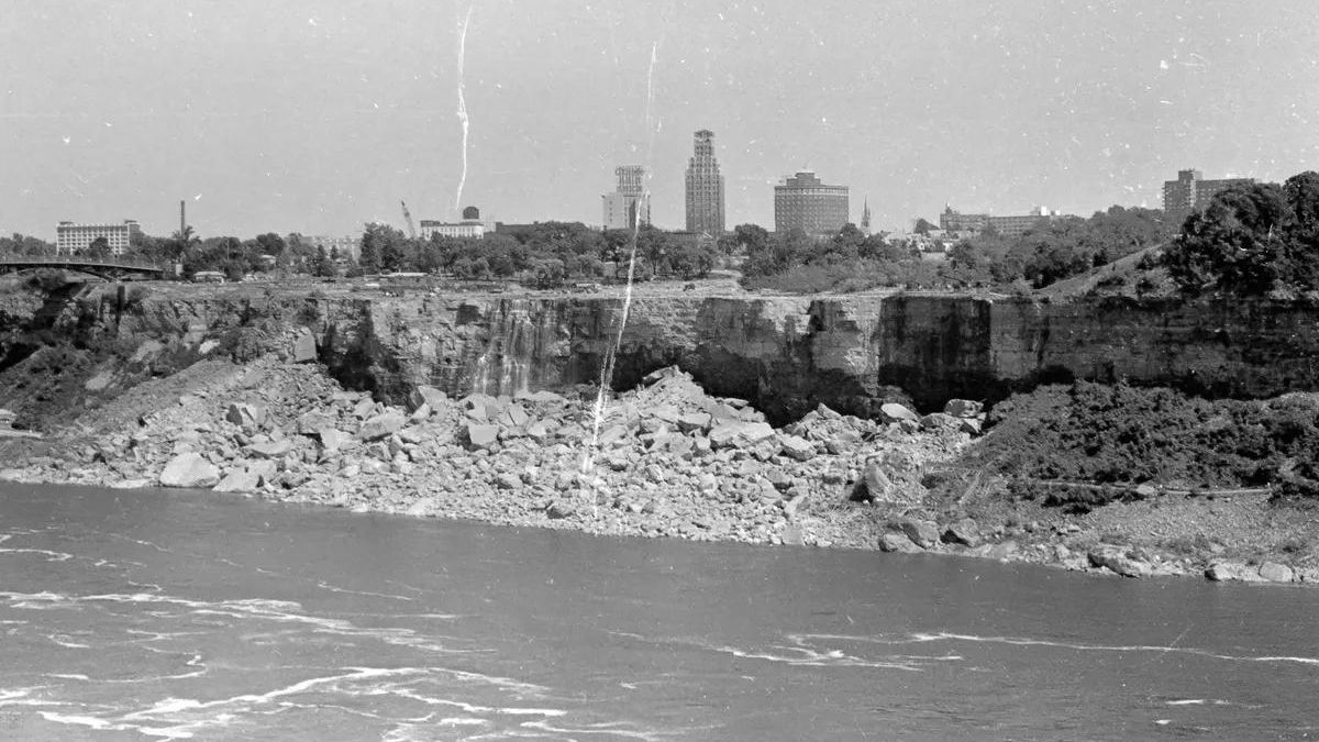 Lo sapevate ?  L’America ha fermato il flusso delle cascate del Niagara per il bene della scienza