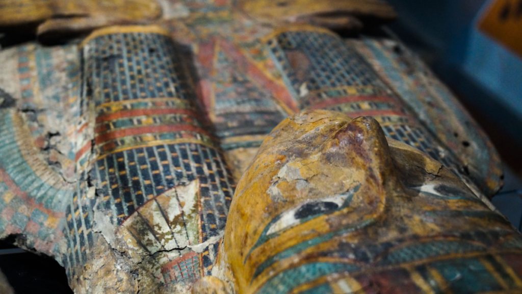 cimetiere-sarcophage-egypte