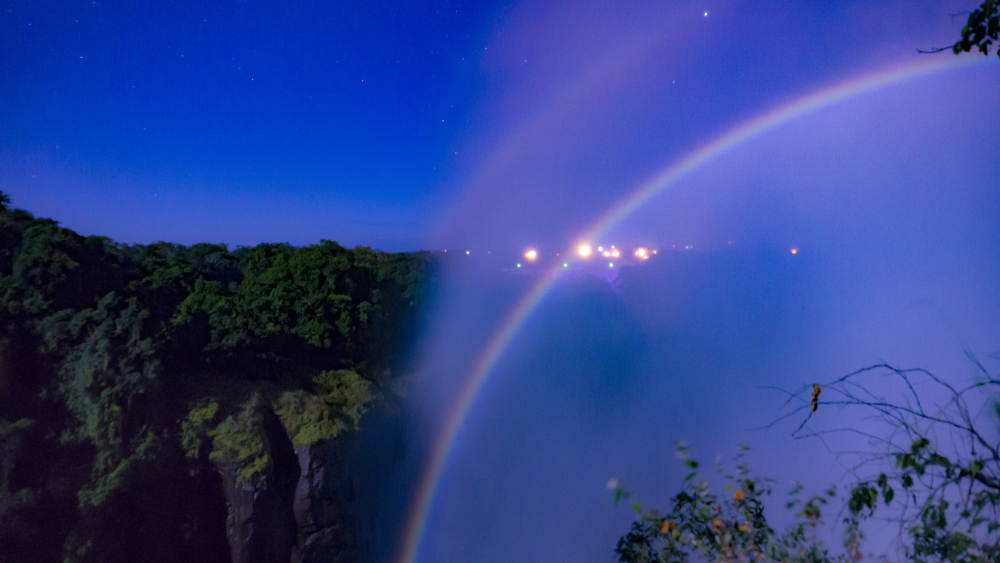 arcs-en-ciel lunaires