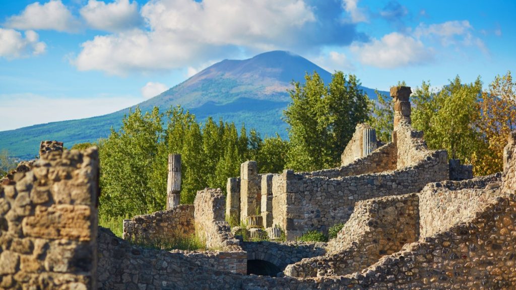 Un archéologue découvre les traces de 200 habitants de Pompéi qui ont survécu à l’éruption du Vésuve ! (vidéo) Par Kanto Andriamanjatoson Une-pompei-vesuve-1024x576
