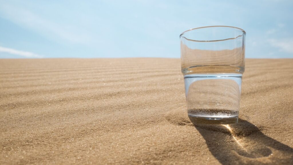 D’ici 2100, une partie des eaux souterraines pourrait devenir trop chaude pour être consommée ! Par Yann Contegat Une-eau-potable-1024x576