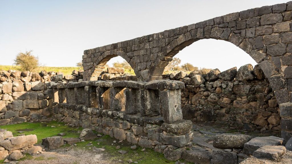 Un temple perdu à Chorazin lié aux miracles de guérison de Jésus mis au jour en Israël ! (vidéo) Par Kanto Andriamanjatoson Une-temple-jesus-1024x576