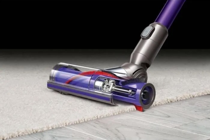 Dyson V8