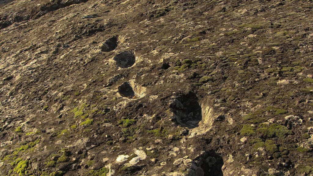 empreintes humains volcan