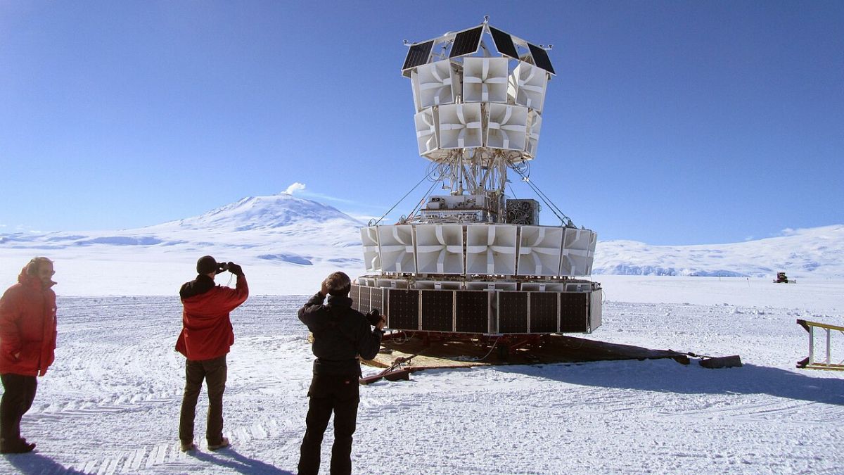Des signaux radio inexplicables ont été détectés sous la glace de l’Antarctique