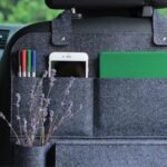 Un organiseur très pratique vous permet de garder tout ce qu’il faut à portée de main en voiture