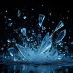 Explosion de fragments de glace dans un environnement sombre et spatial
