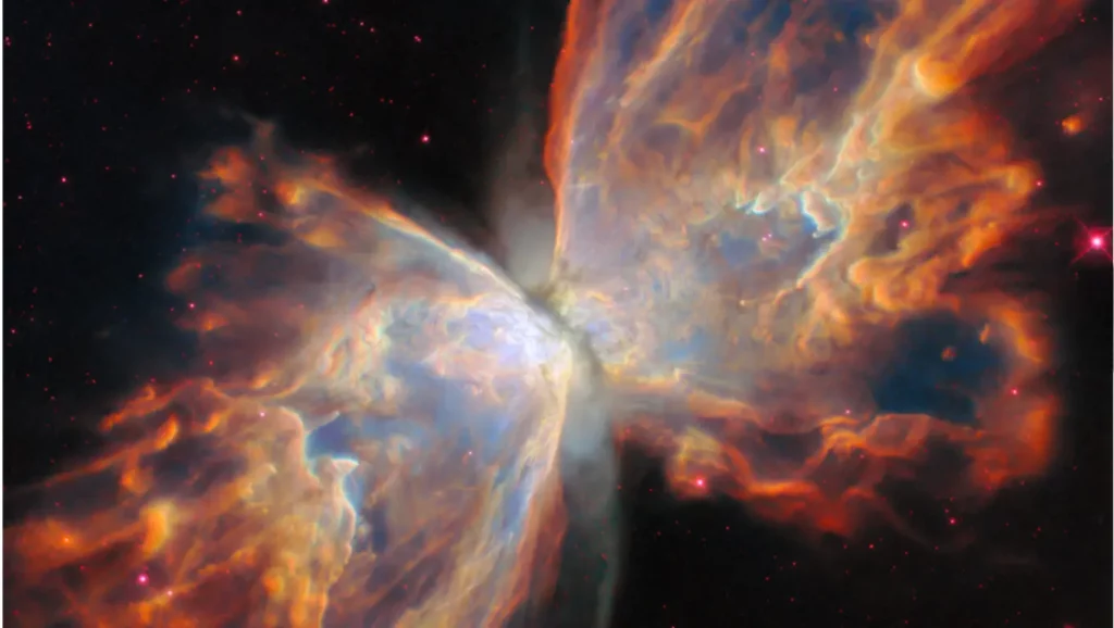 Image du cœur flamboyant de la nébuleuse du Papillon captée par le télescope James Webb.