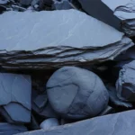 Couches de roches géologiques empilées, témoignant d’une formation plus rapide que prévu selon une étude récente.