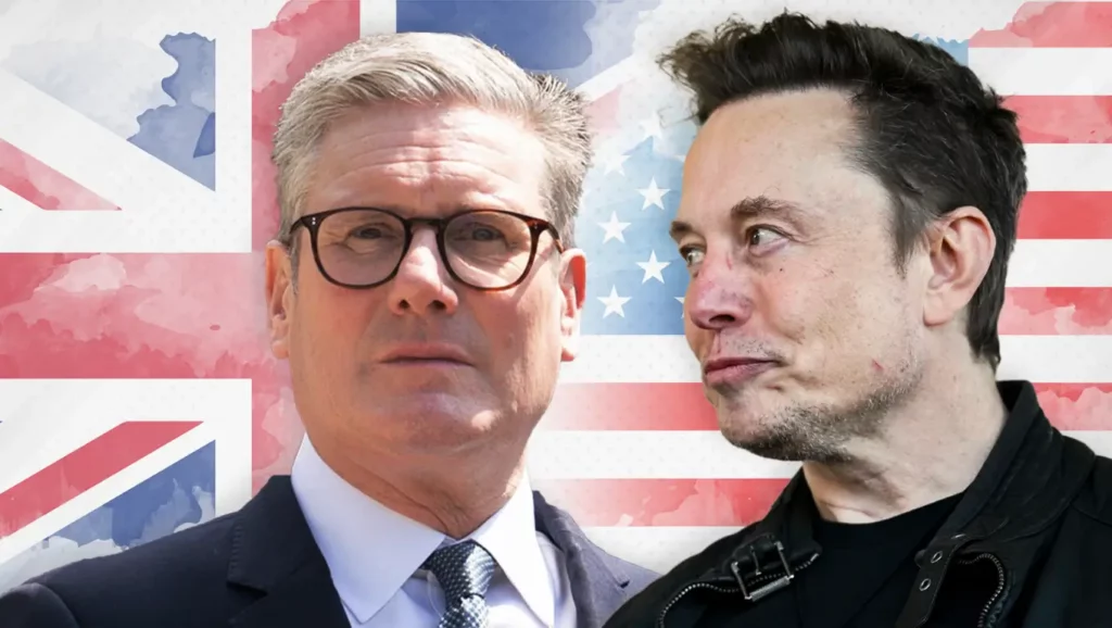 Portrait d’Elon Musk face à Keir Starmer sur fond des drapeaux américain et britannique
