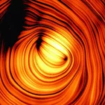 Image du jet lumineux du blazar PKS 1424+240, un phénomène énergétique observé dans l’espace profond.