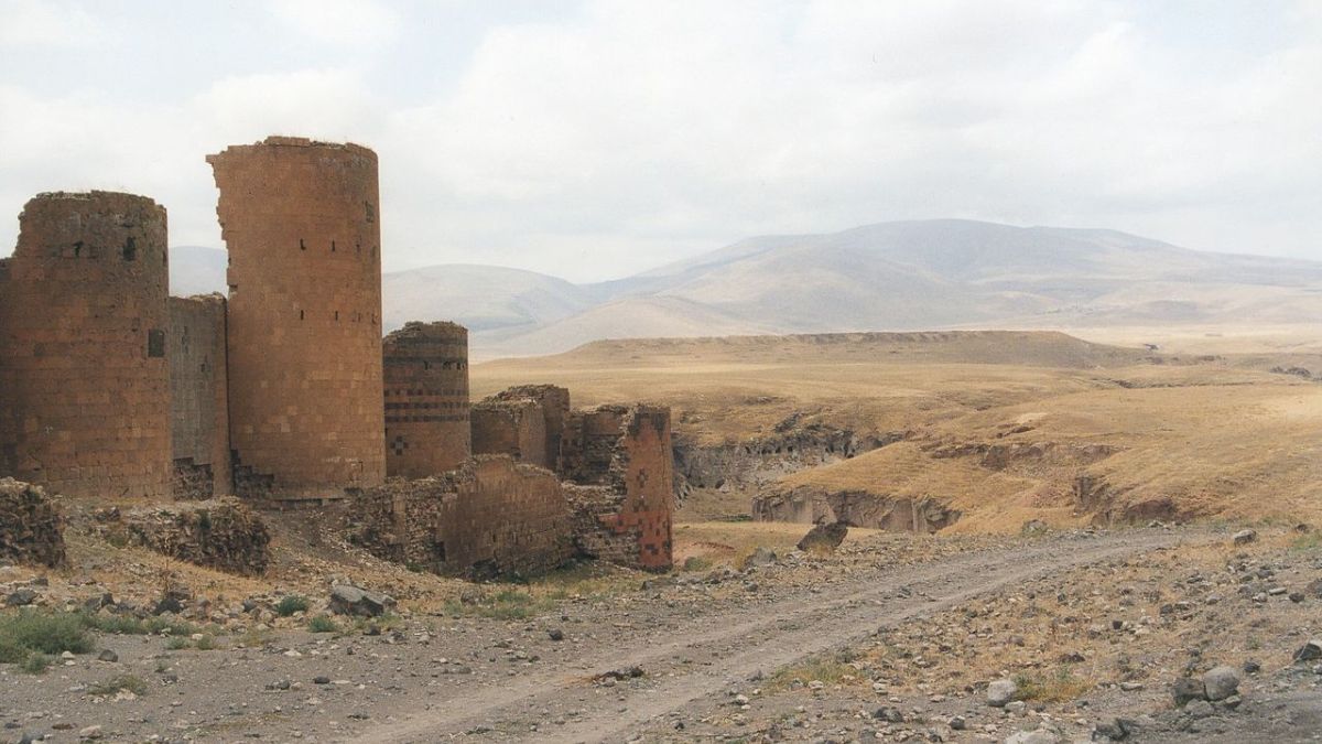Enceinte d'Ani, près de la Porte de Kars