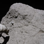 Harrison Schmitt collecte des échantillons sur la Lune