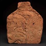 Une trace de main vieille de 4 000 ans sur une offrande funéraire