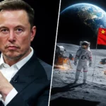 Montage montrant Elon Musk à gauche et un astronaute chinois plantant un drapeau sur la Lune à droite.